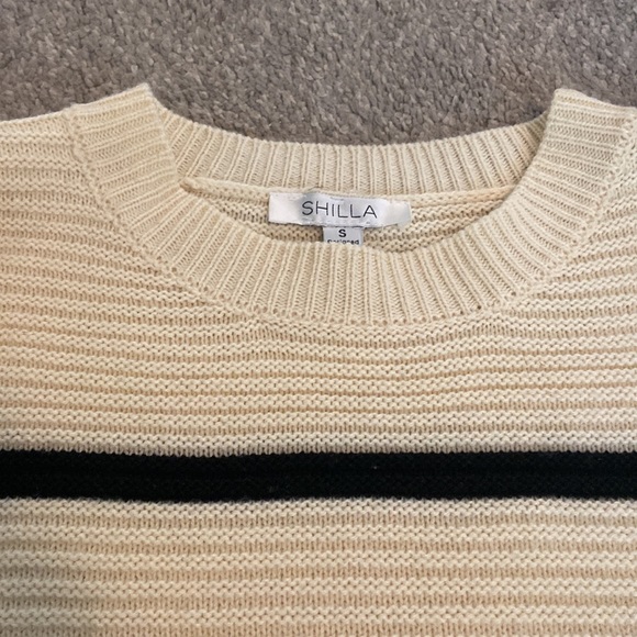 Shilla the Label Tunic Sweater - Picture 2 of 5